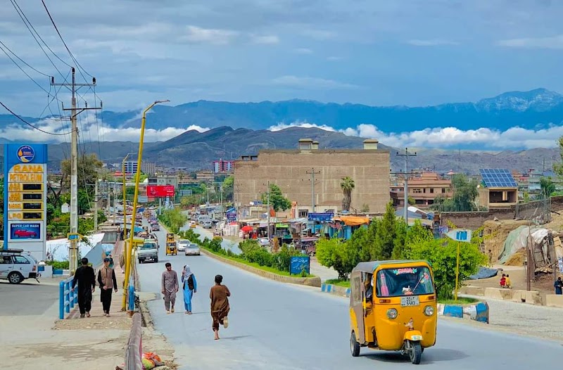 Exploring د انګورباغ څلورلاری in Jalalabad - د انګورباغ څلورلاری