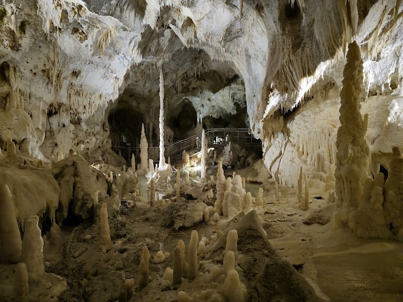 Majestic Caves: Grotte di Frasassi - Grotte di Frasassi
