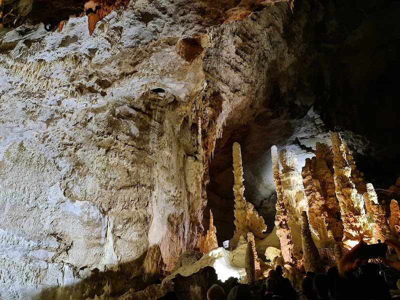 Majestic Caves: Grotte di Frasassi - Grotte di Frasassi