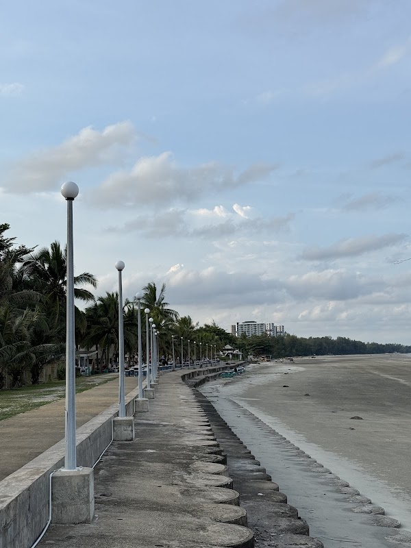 Pantai Batu Hitam: The Black Stone Beach of Kuantan - Pantai Batu Hitam