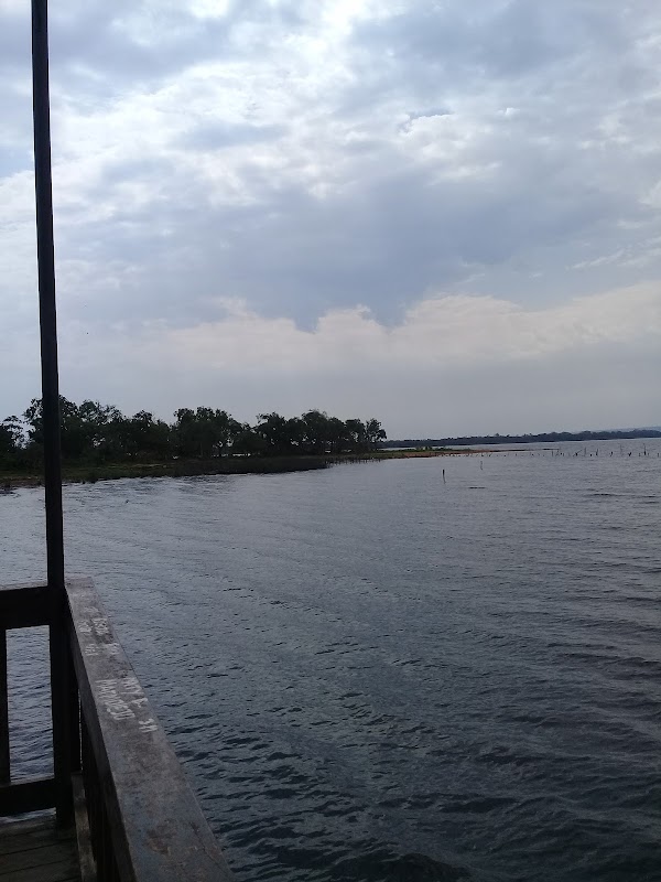 Discover the Serenity of Muelle Playa de Areguá - Muelle Playa de Areguá