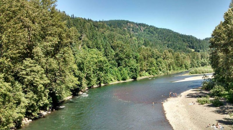 Unwind at the Scenic McKenzie River - McKenzie River