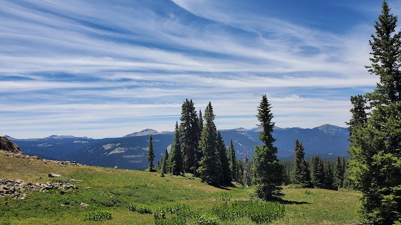 Majestic Peaks: Discovering Lizard Head in Colorado surrounding landscape