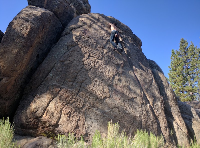 Discover the Natural Splendors of Holcomb Valley Pinnacles outdoor detail