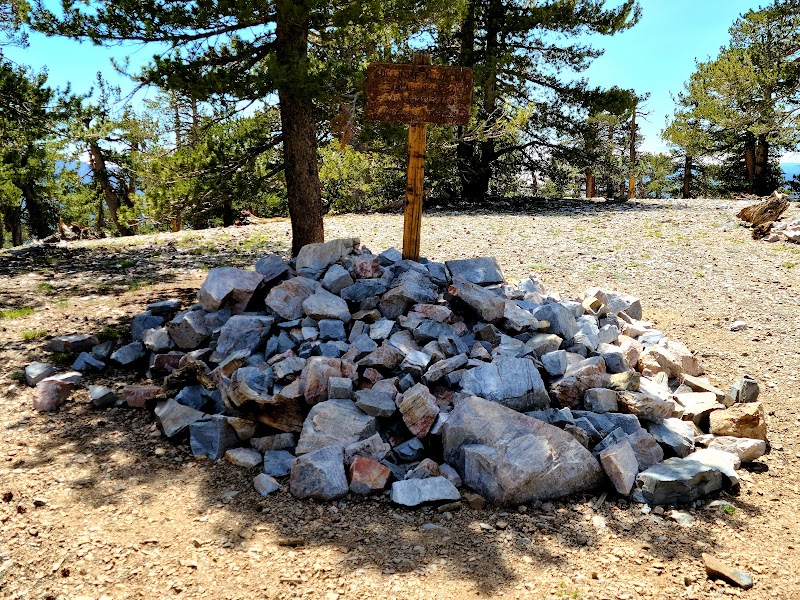 Majestic Views at Sugarloaf Mountain, California outdoor detail