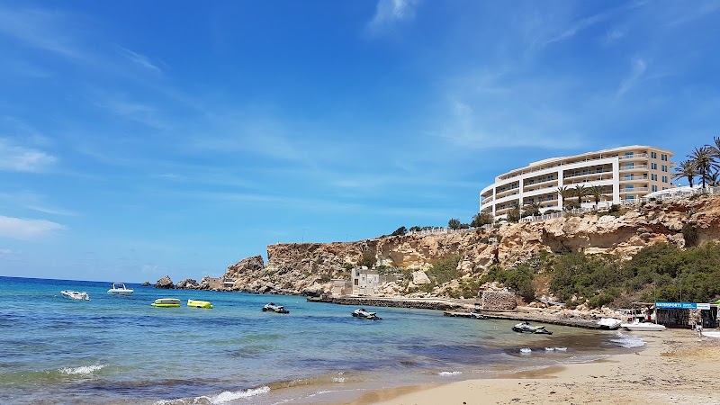 Golden Shores: A Paradise in Mellieħa outdoor detail