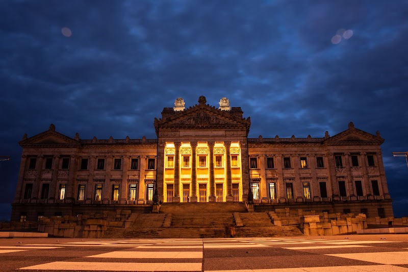 Historic Grandeur: Palacio Legislativo, Montevideo - Palacio Legislativo