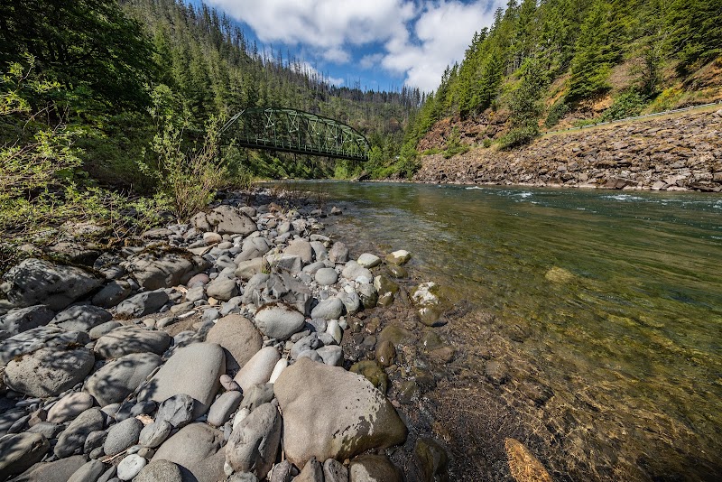 Tranquil Waters of Clackamas River - Clackamas River