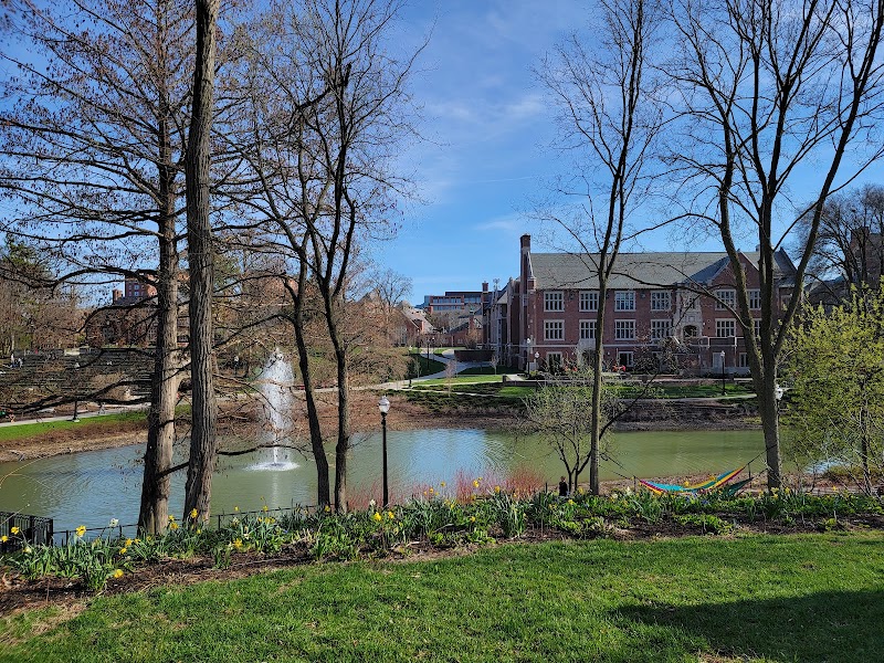 Mirror Lake: A Tranquil Oasis in Columbus - Mirror Lake