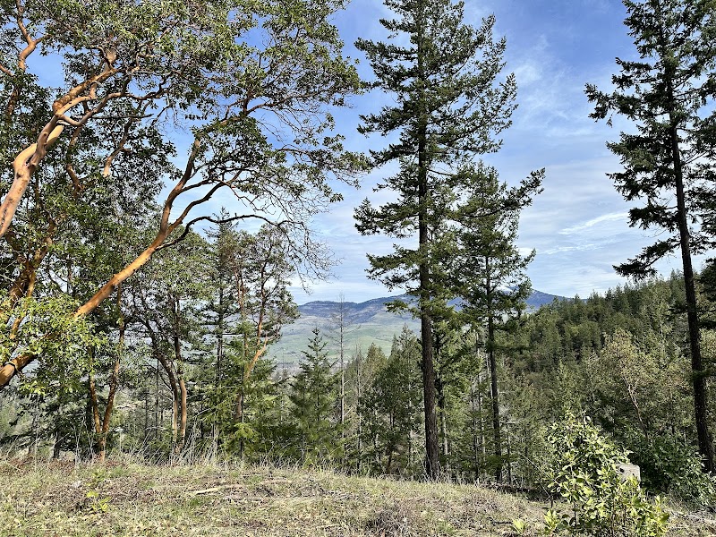 Nature's Escape at Bandersnatch Trailhead - Bandersnatch Trailhead