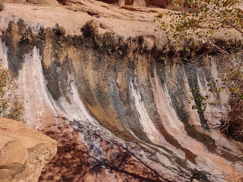 Bowtie Arch: A Natural Marvel in Moab surrounding landscape