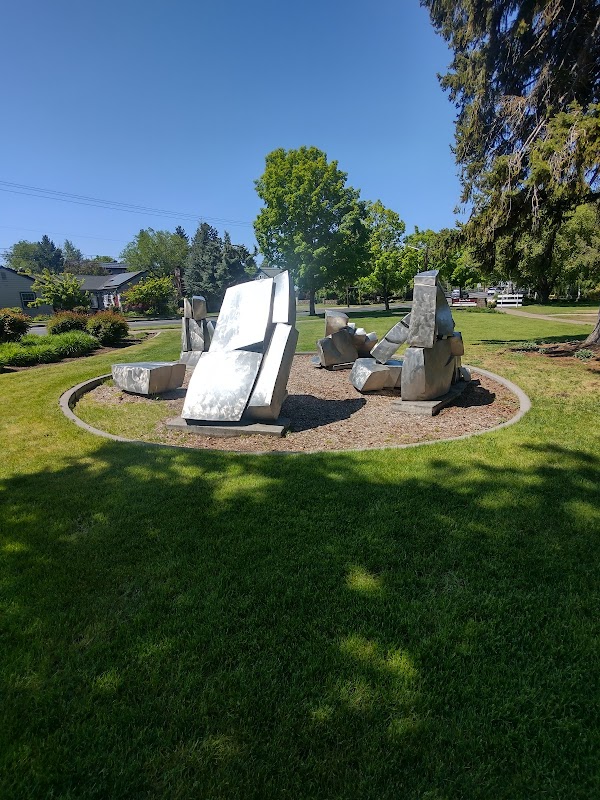 Serenity by the River: Drake Park - Drake Park