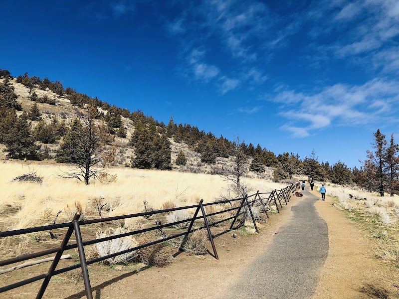 Scenic Heights at Pilot Butte State Park surrounding landscape