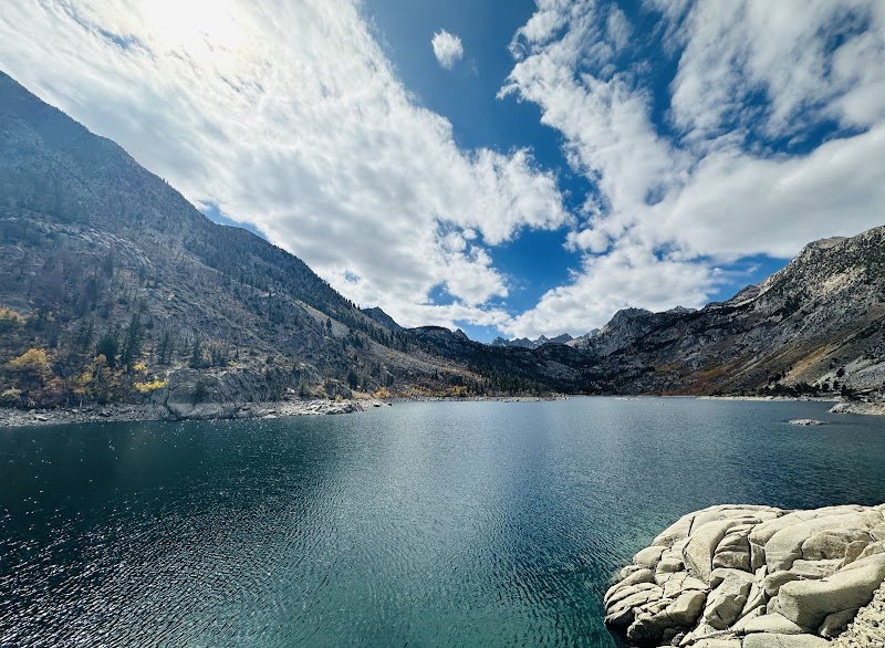 Discover the Serenity of Sabrina Lake Trailhead - Sabrina Lake Trailhead
