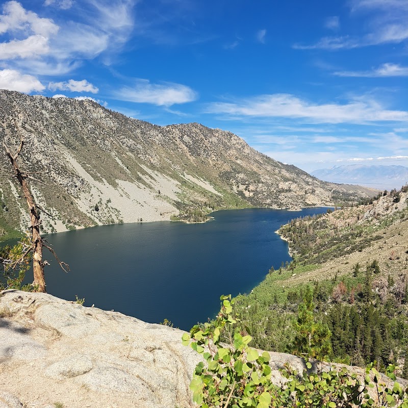 Discover the Serenity of Sabrina Lake Trailhead - Sabrina Lake Trailhead