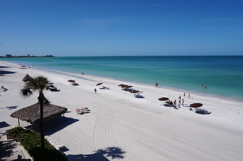 Sandy Retreat: Lido Key Beach surrounding landscape