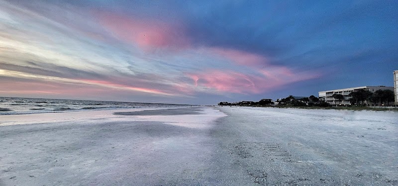 Idyllic Shores of Indian Rocks Beach outdoor detail