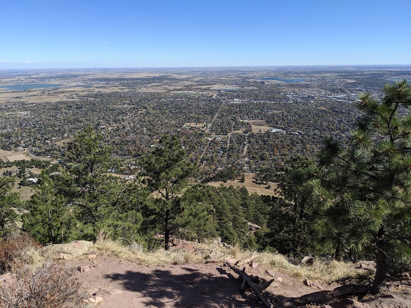 Scenic Hiking at Lions Lair And Sunshine Canyon Trails outdoor detail