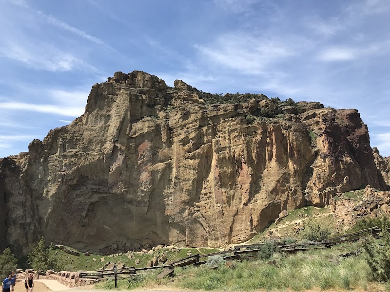 Majestic Cliffs of Smith Rock - Smith Rock
