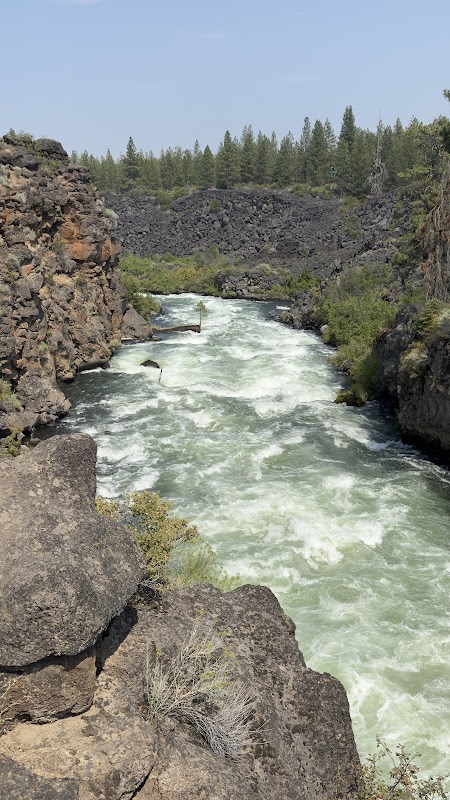 Rapids of Dillon Falls: Bend's Untamed Beauty - Dillon Falls