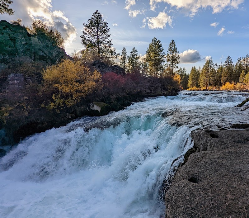 Rapids of Dillon Falls: Bend's Untamed Beauty - Dillon Falls