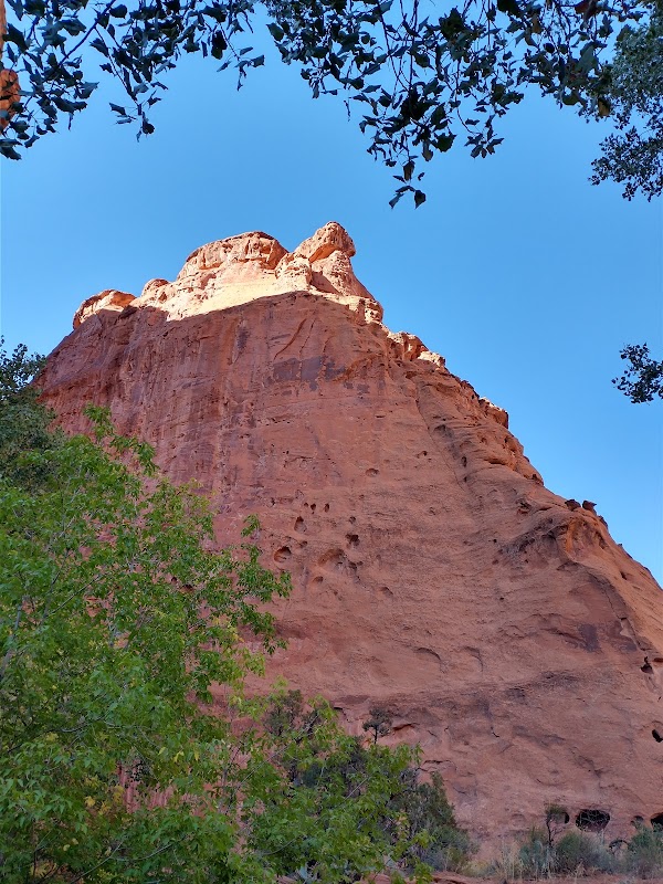 Discover the Echoes of Singing Canyon surrounding landscape