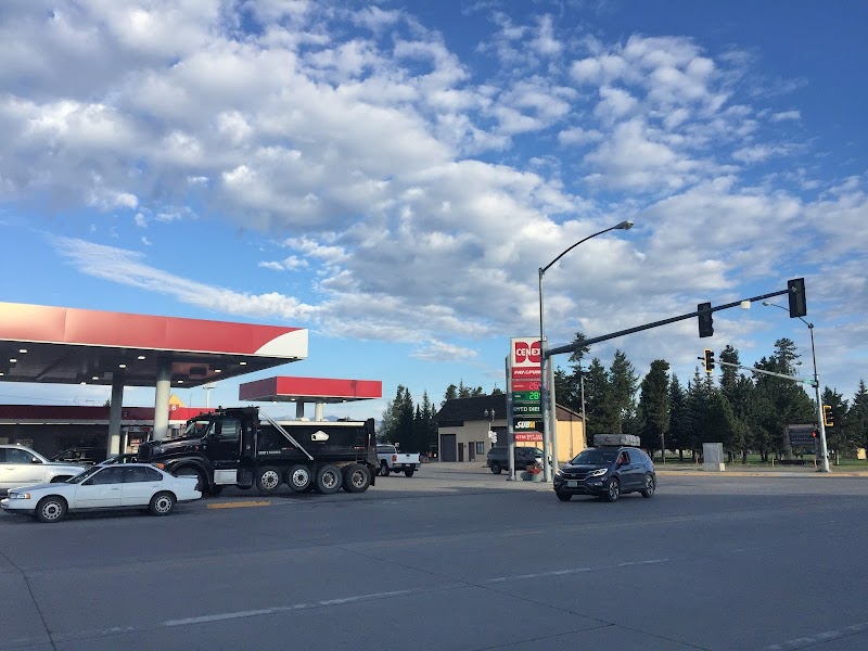 Gateway to Yellowstone Wonders surrounding landscape