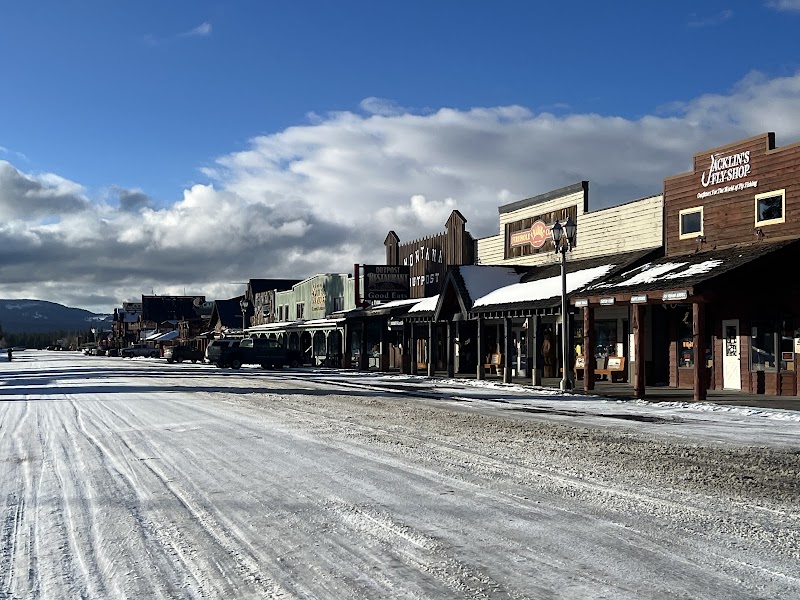 Gateway to Yellowstone Wonders - West Yellowstone