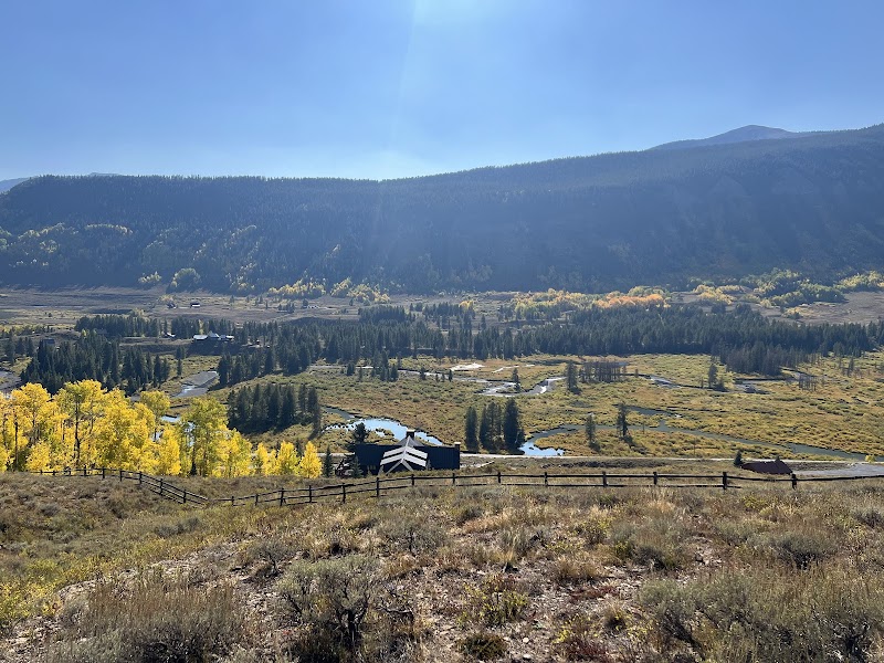 Golden Aspens at Lupine Trail Trailhead surrounding landscape
