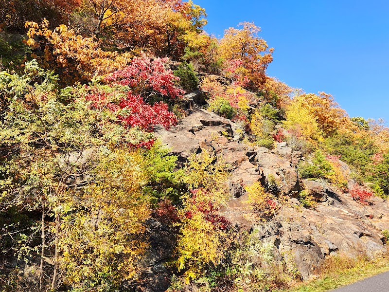Spectacular Vistas at Lane Pinnacle Overlook - Lane Pinnacle Overlook