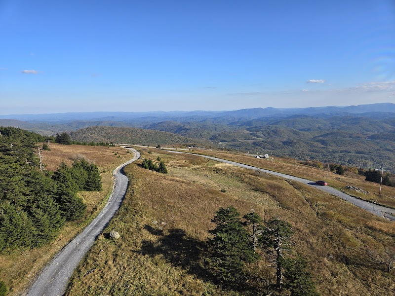 Scenic Escapes: Whitetop Mountain's Natural Wonder surrounding landscape