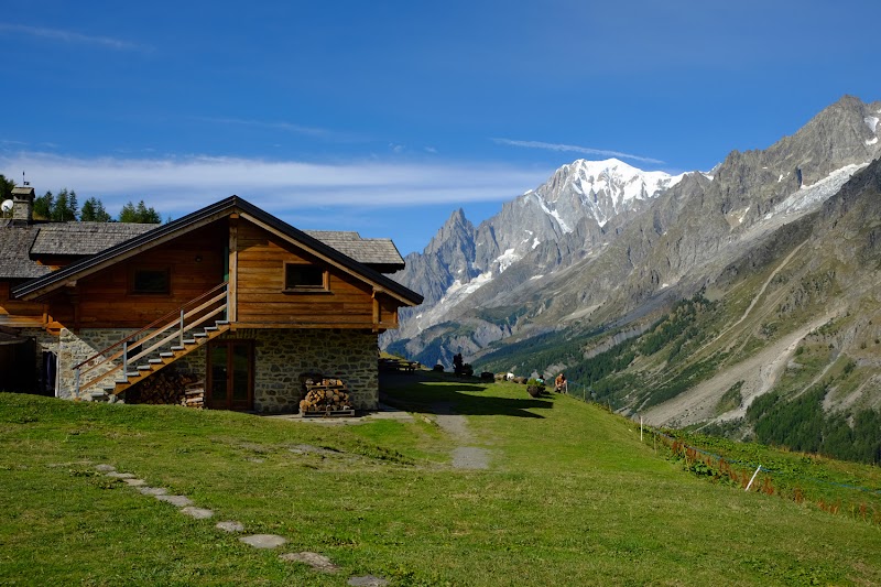 Mountain Retreat: Rifugio Walter Bonatti - Rifugio Walter Bonatti