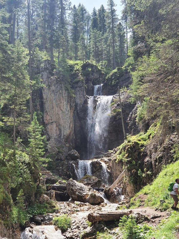 Serenity Amidst Cascades: Gores de Federa - Gores de Federa
