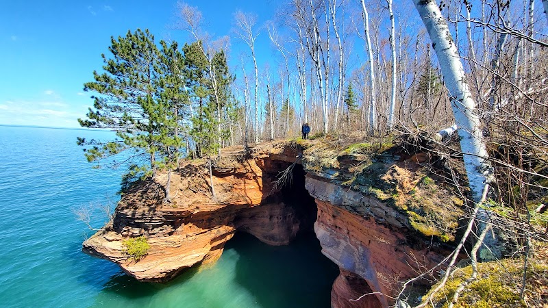 Scenic Wonders of Lakeshore Trailhead - Lakeshore Trailhead