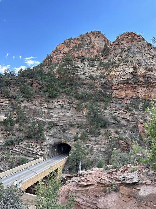 Magnificent Sandstone Wonders of Pine Creek Canyon surrounding landscape