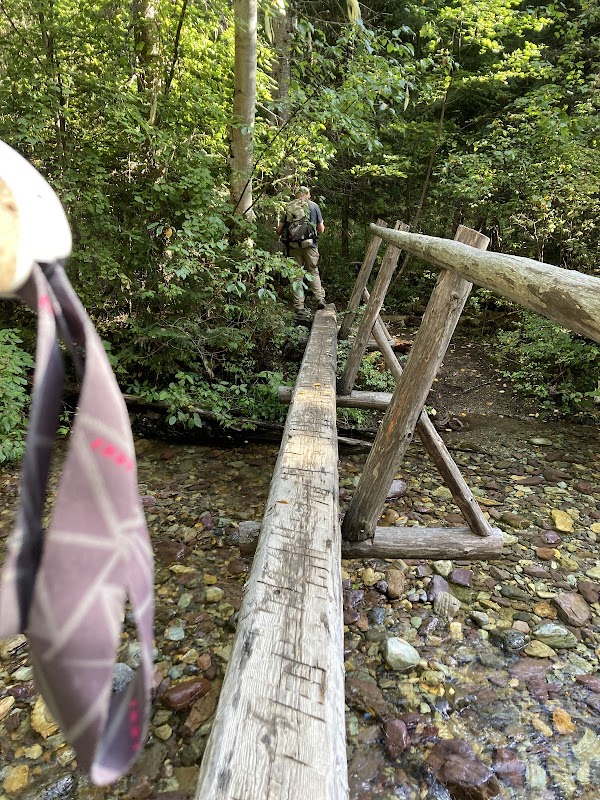 Waterfall Marvel at Upper Bond Creek Trailhead surrounding landscape
