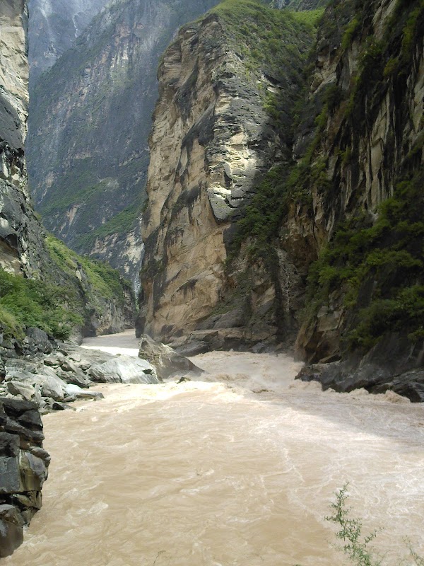 A Journey Through Tiger Leaping Gorge - Tiger Leaping Gorge