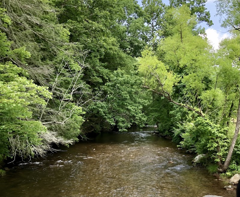 Biking Through Nature: Taylors Valley Trailhead - Taylors Valley Trailhead of Virginia Creeper National Recreation Trail