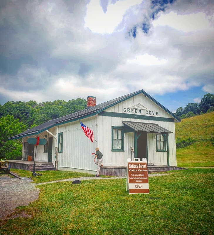 Biking Through Nature: Taylors Valley Trailhead - Taylors Valley Trailhead of Virginia Creeper National Recreation Trail