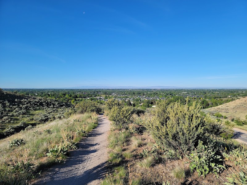 Hiking Through Seaman's Gulch - Seaman's Gulch Trailhead