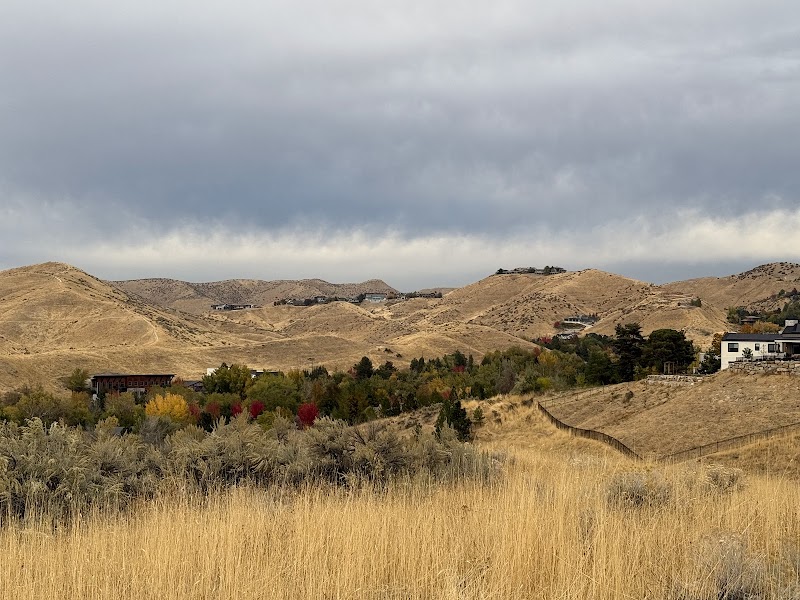 Captivating Camels Back Trail: A Boise Gem surrounding landscape