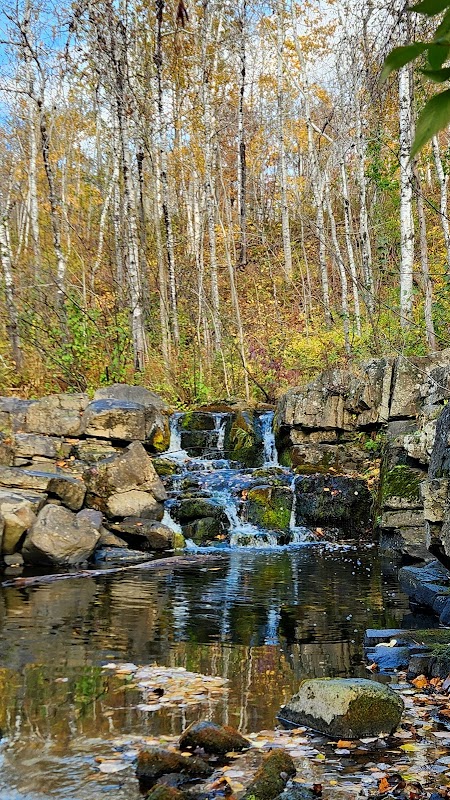 Discover the Waterfall Near Brewer Park outdoor detail
