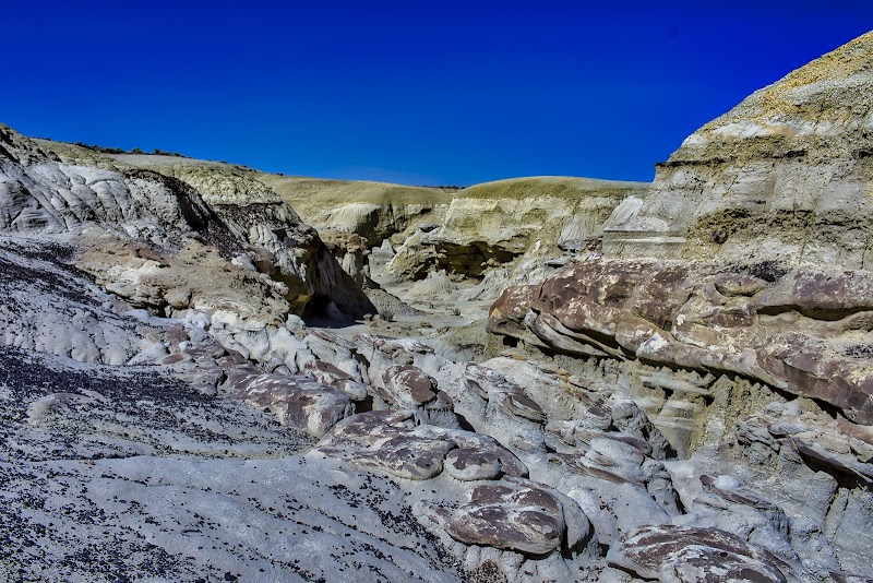 Mesmerizing Hoodoos of Ah-Shi-Sle-Pah outdoor detail