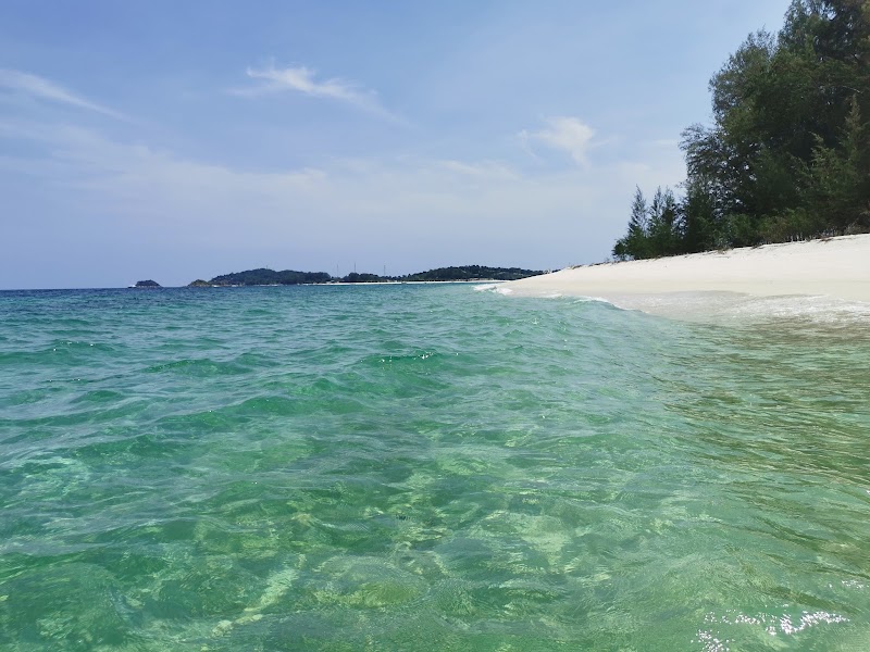 Scenic Overlook: ผาชะโด in Satun, Thailand - ผาชะโด