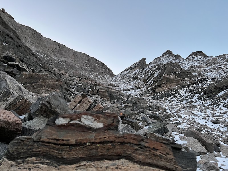 Majestic Ascent: Longs Peak surrounding landscape