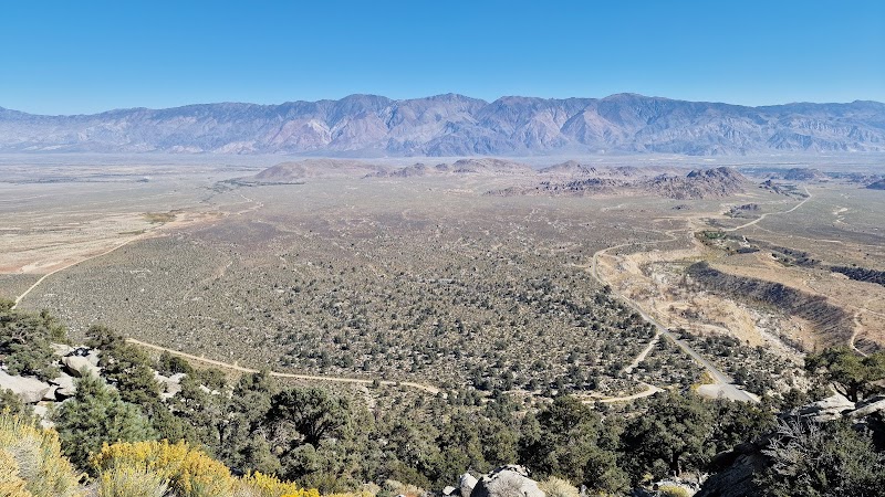 Majestic Peaks and Scenic Trails: The Sierra Nevada Mountains - Sierra Nevada Mountains