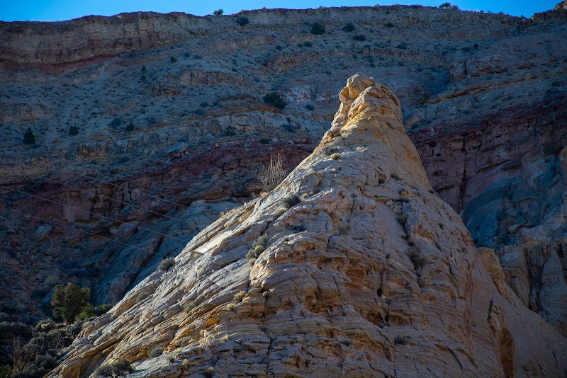 Discover Cassidy Arch in Capitol Reef outdoor detail