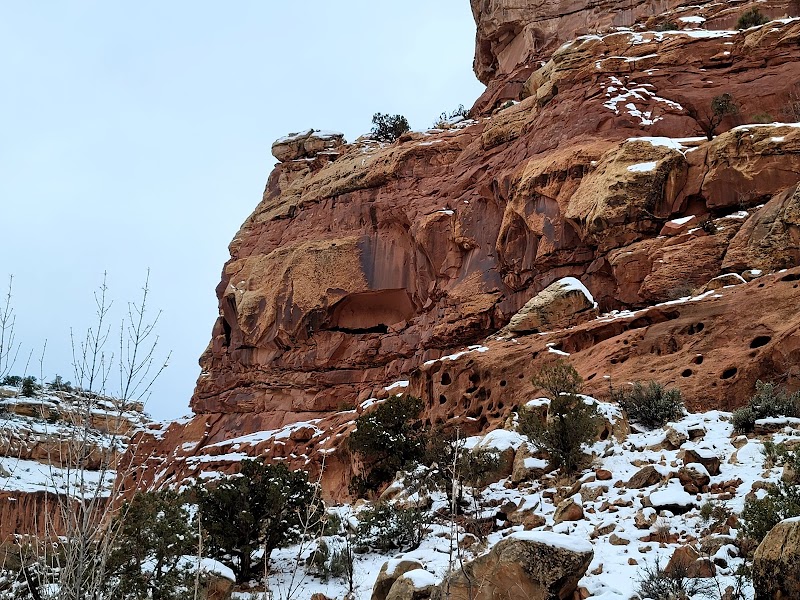 Discover Cassidy Arch in Capitol Reef - Cassidy Arch Trailhead
