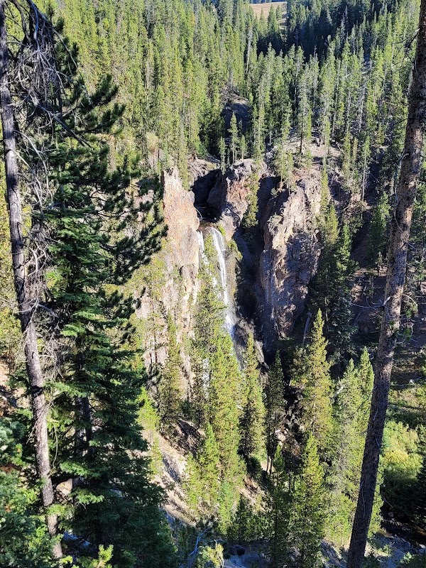 Crystal Falls: Wyoming's Hidden Waterfall Wonder - Crystal Falls