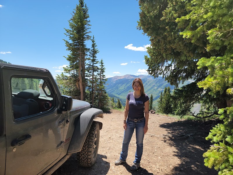 Hiking Adventures at Yule Pass Trailhead surrounding landscape